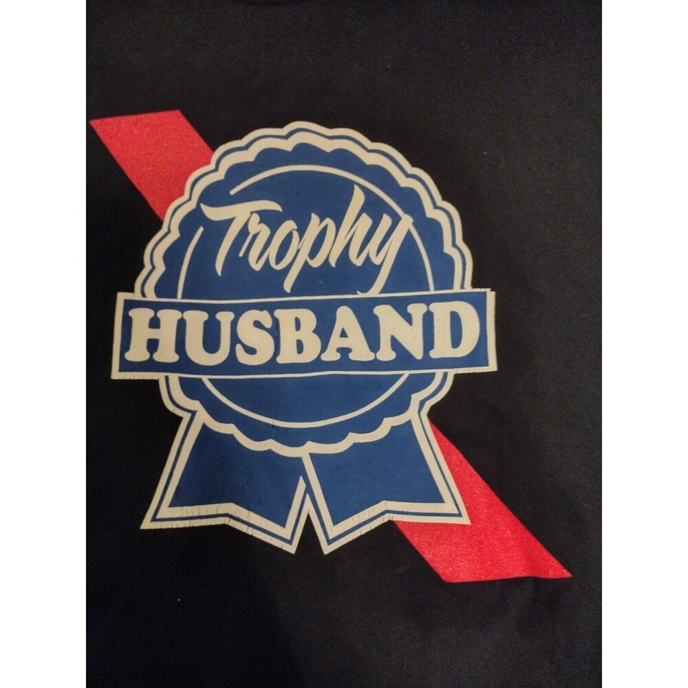 Gildan Mens T Shirt Size M Medium Trophy Husband Blue Ribbon Graphic Funny Gift - Picture 3 of 5